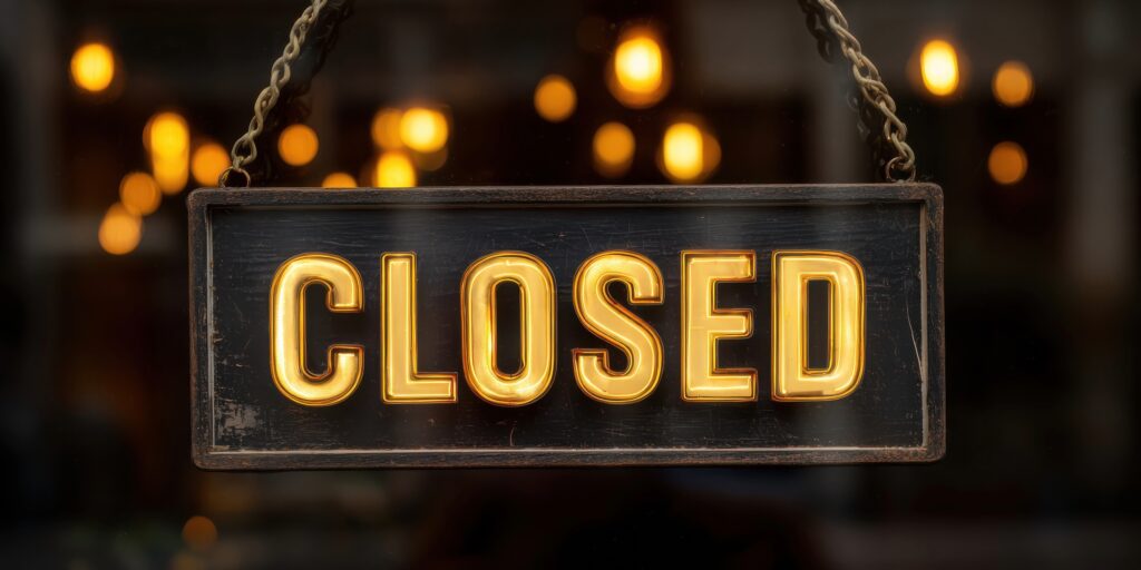Marco Island Police Hunt Bold Thief Who Made Off With… a “Closed” Sign