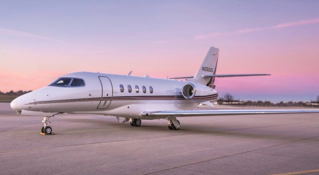 NetJets proposes a dedicated terminal at Naples Airport NetJets plans to build a 12,000-square-foot terminal adjacent to the North Road Terminal, including repair work on the existing terminal